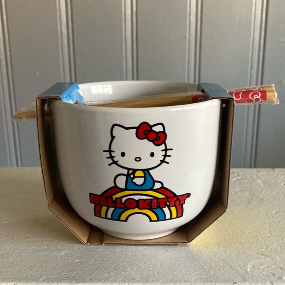 NWT- Hello Kitty- 🌈- 18oz Double Sided Ceramic Bowl & Chopsticks 🥢 Set 🍜 - Picture 1 of 17